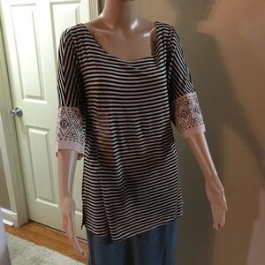 Hannah‎ Woman's Top SZ LG NWT